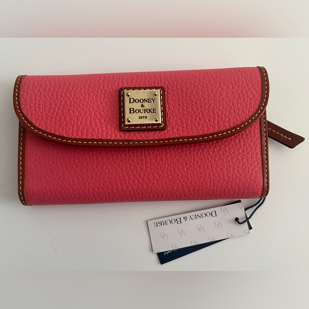 NWT Dooney & Bourke Women's Continental Clutch Pebble Grain Leather Wallet